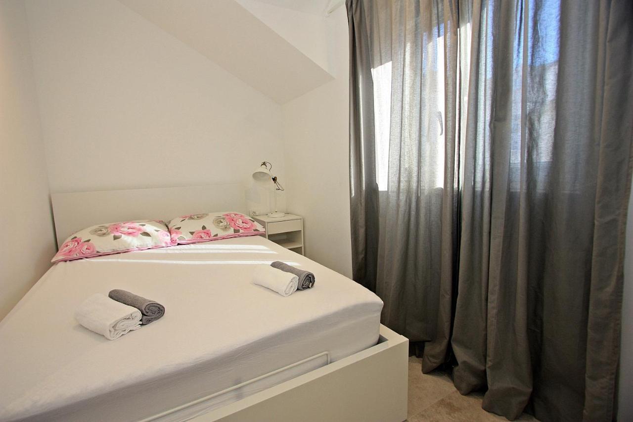 Apartman Ivana Supetar Zewnętrze zdjęcie